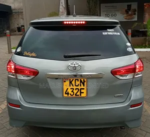 Toyota Wish 2010 Silver