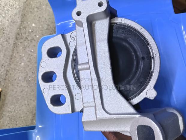Mazda CX5 Right Engine Mounting - thumbnail 3