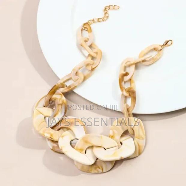 Acrylic Curb Chain - thumbnail 3