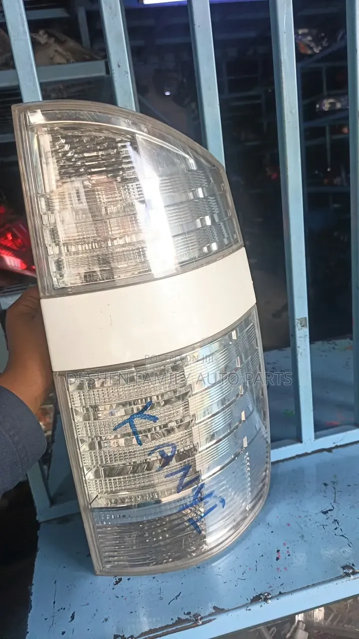 Voxy Backlight Taillight Taillamp +