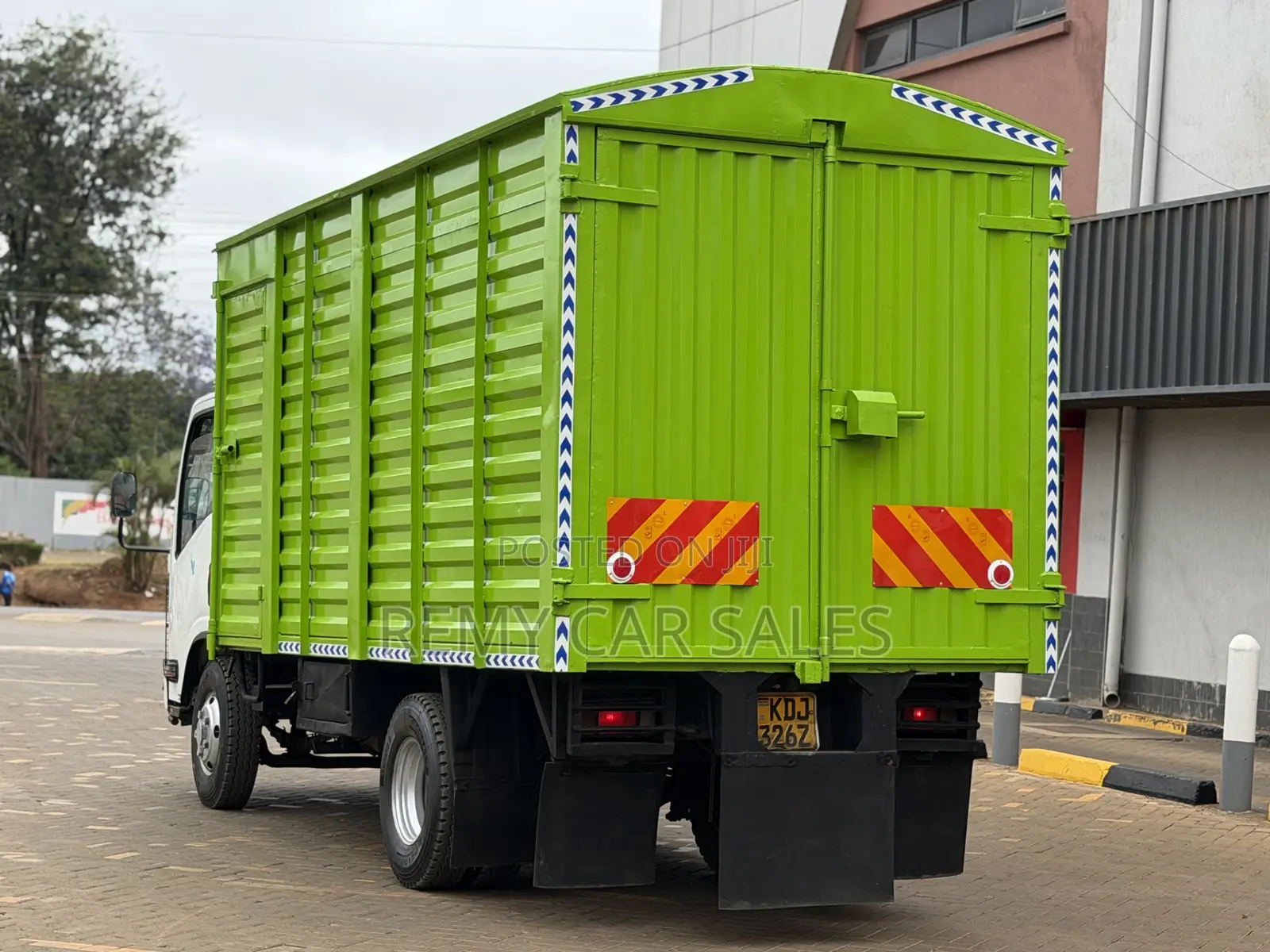 Isuzu NMR 2022 White
