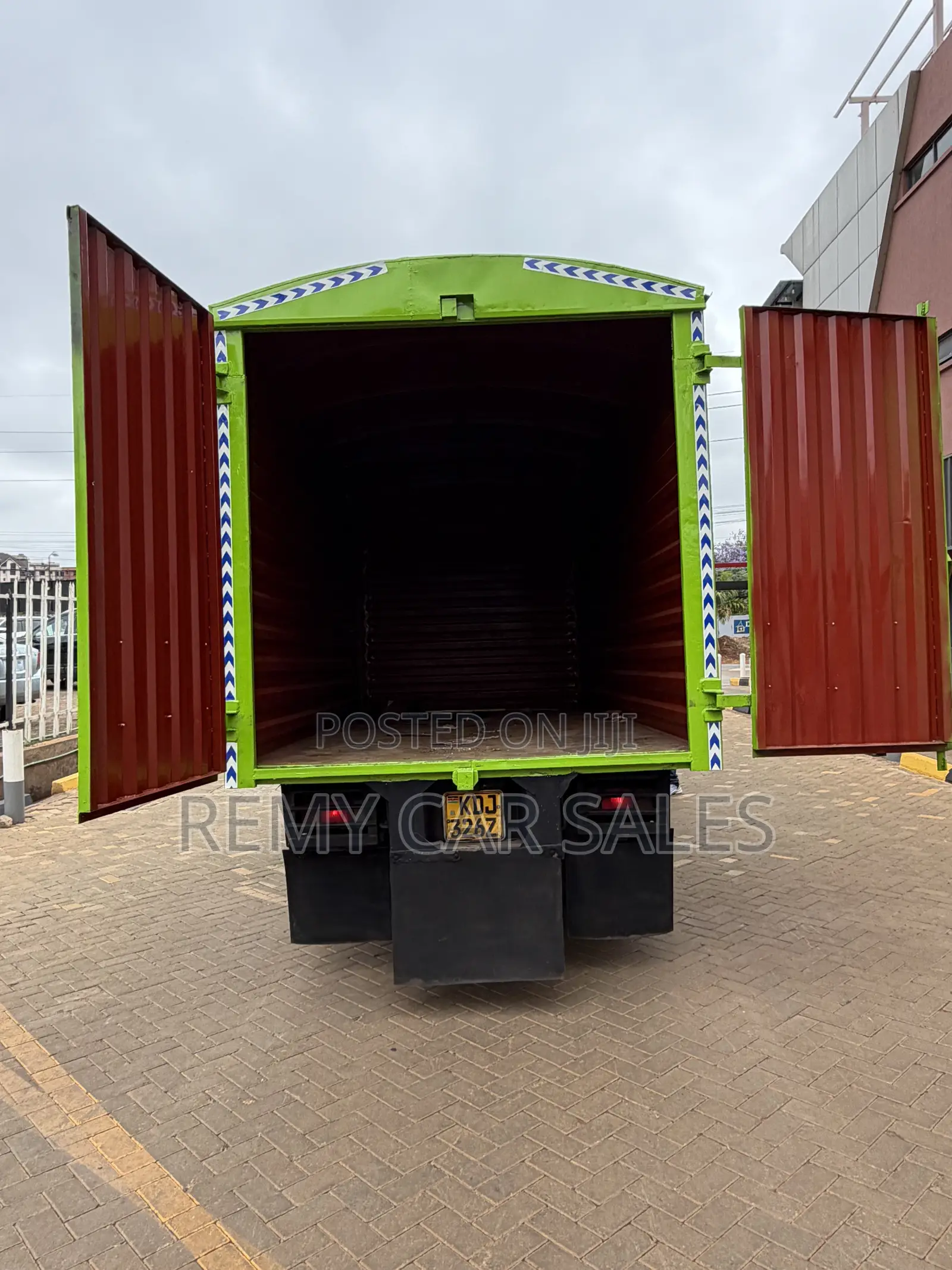 Isuzu NMR 2022 White
