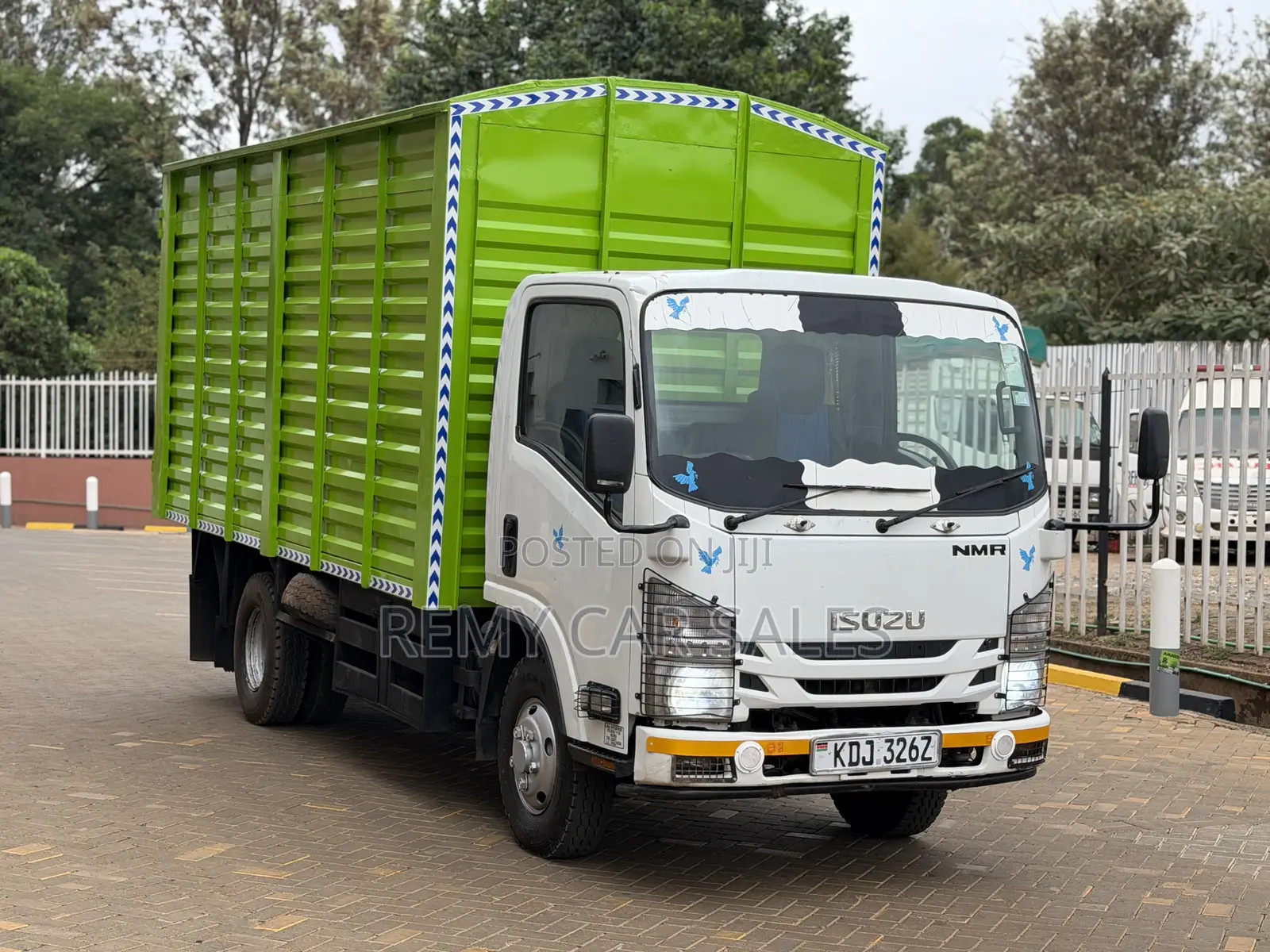 Isuzu NMR 2022 White