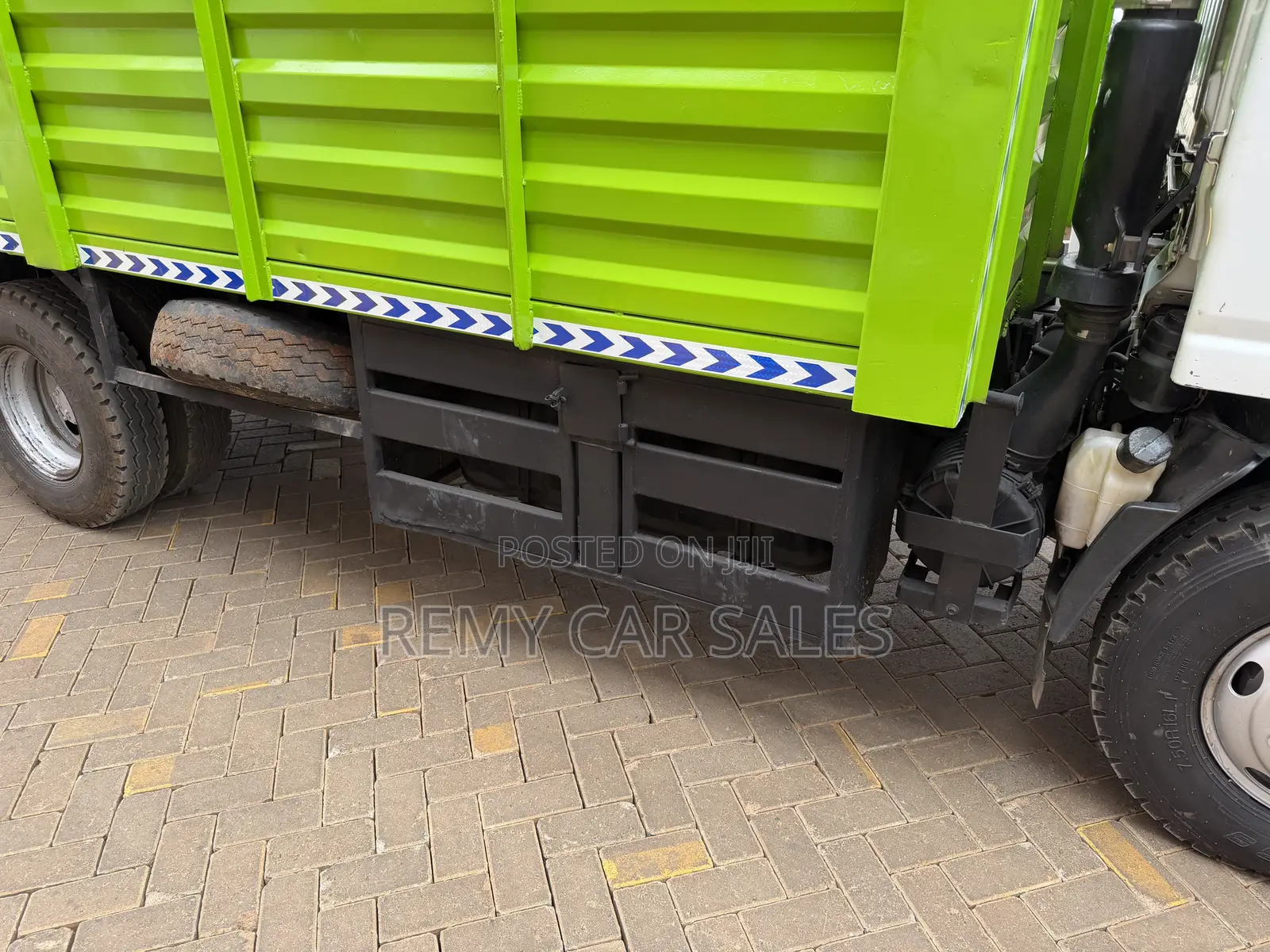 Isuzu NMR 2022 White