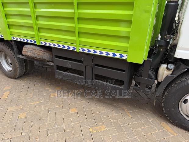 Isuzu NMR 2022 White - thumbnail 7