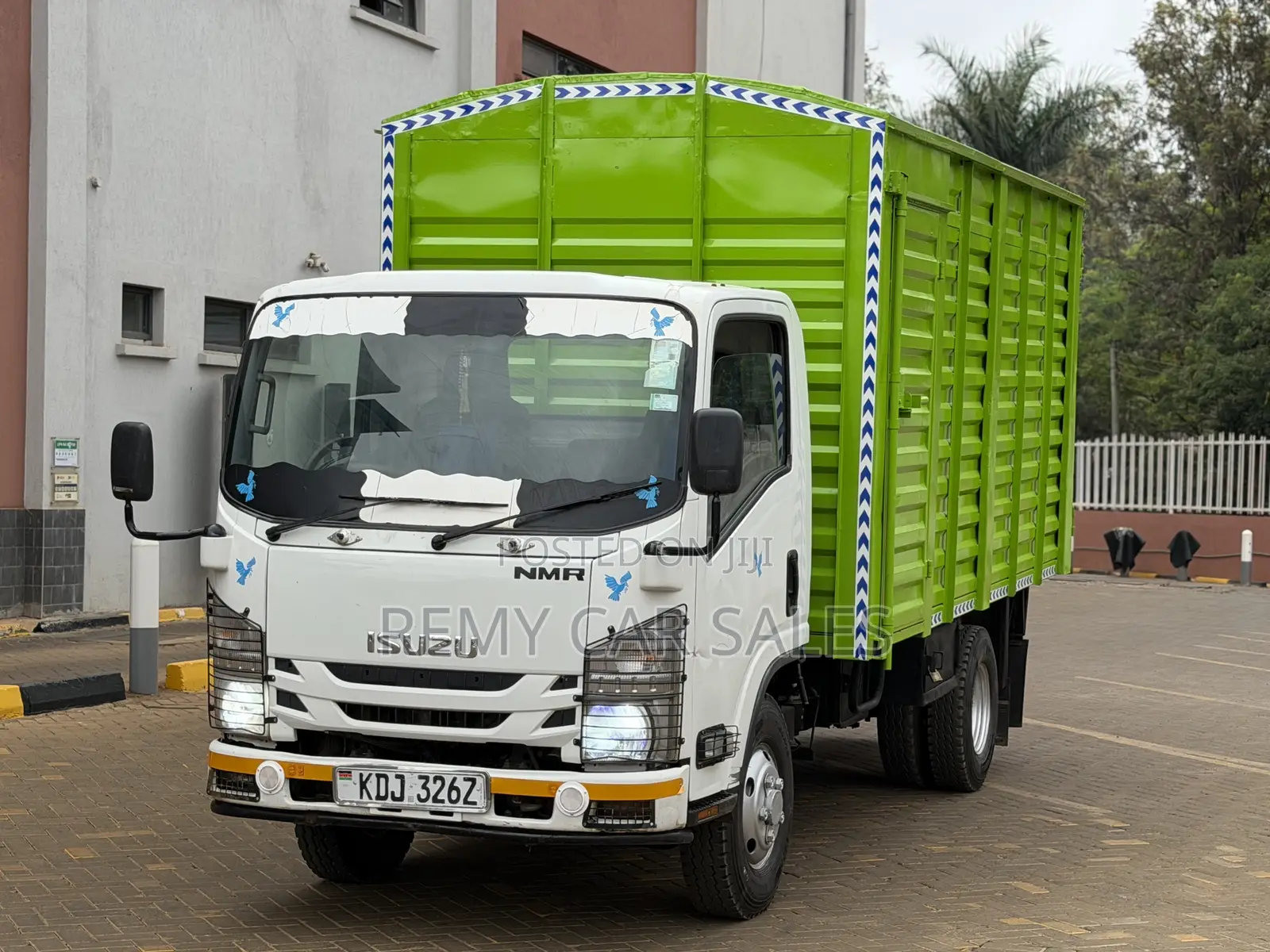 Isuzu NMR 2022 White