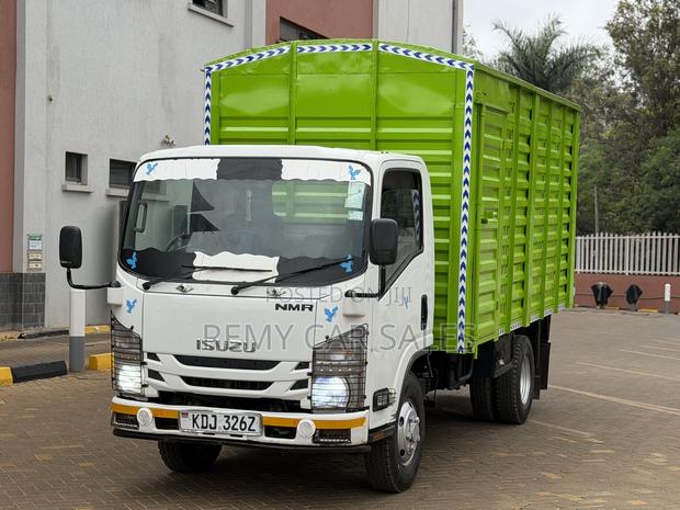 Isuzu NMR 2022 White - thumbnail 3