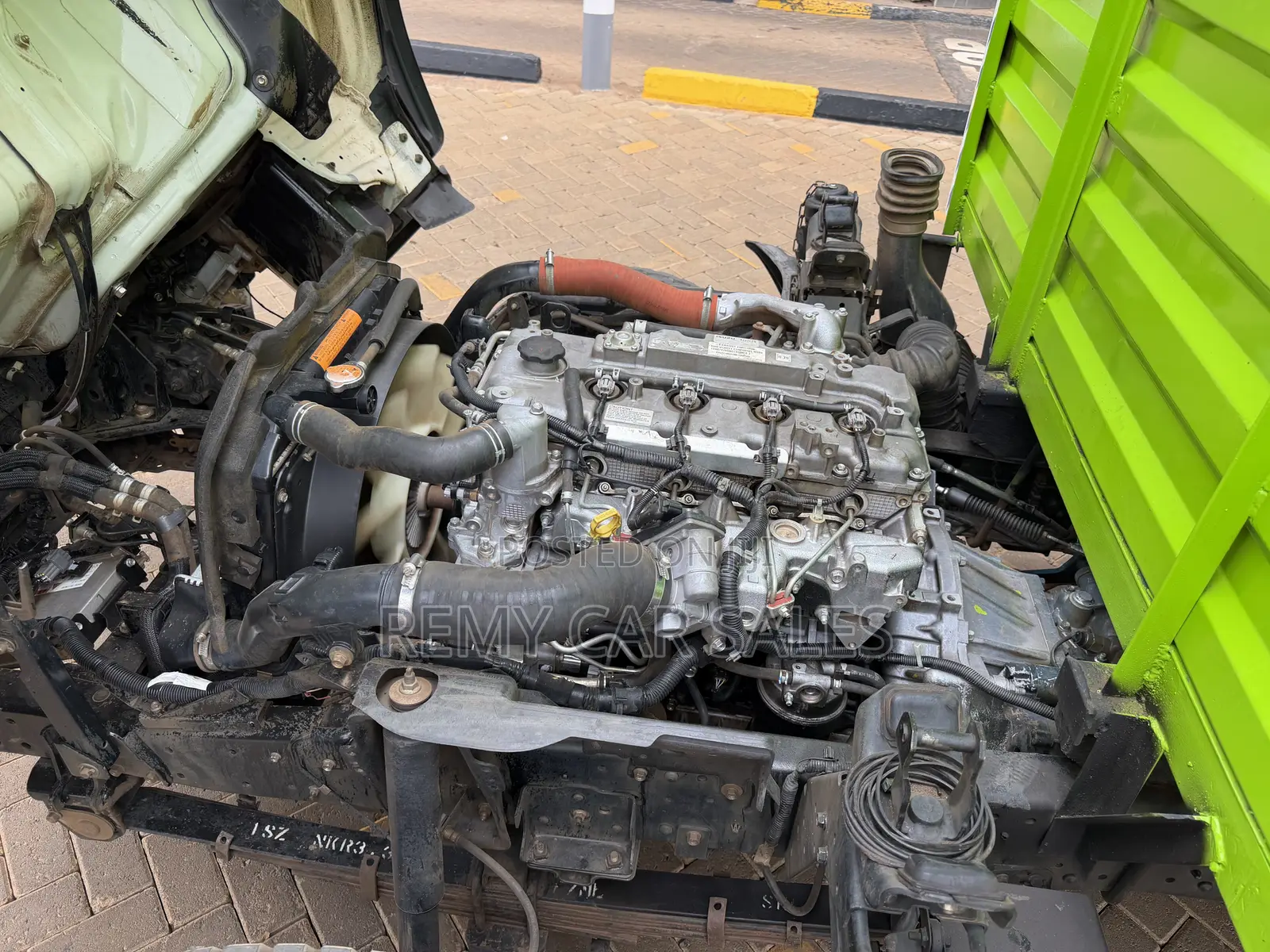Isuzu NMR 2022 White