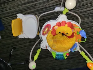Adjustable Baby Swing 👶. Can Be Folded and Assembled