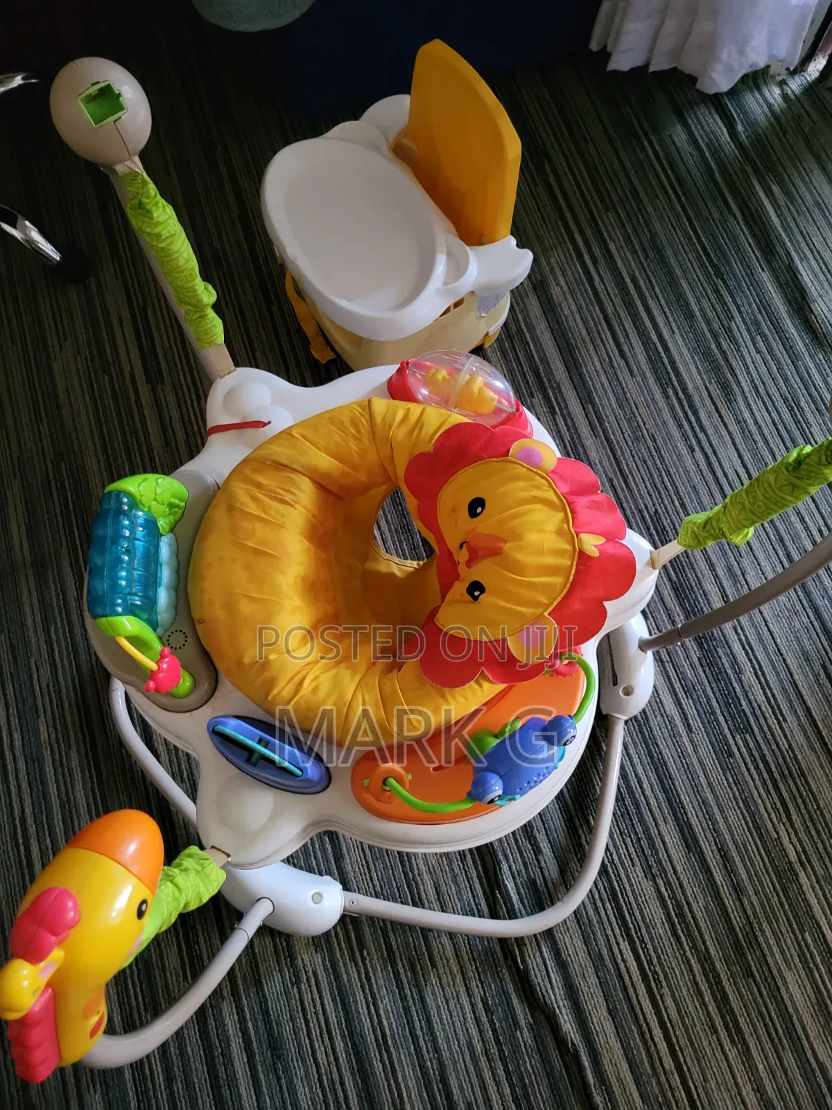 Adjustable Baby Swing 👶. Can Be Folded and Assembled