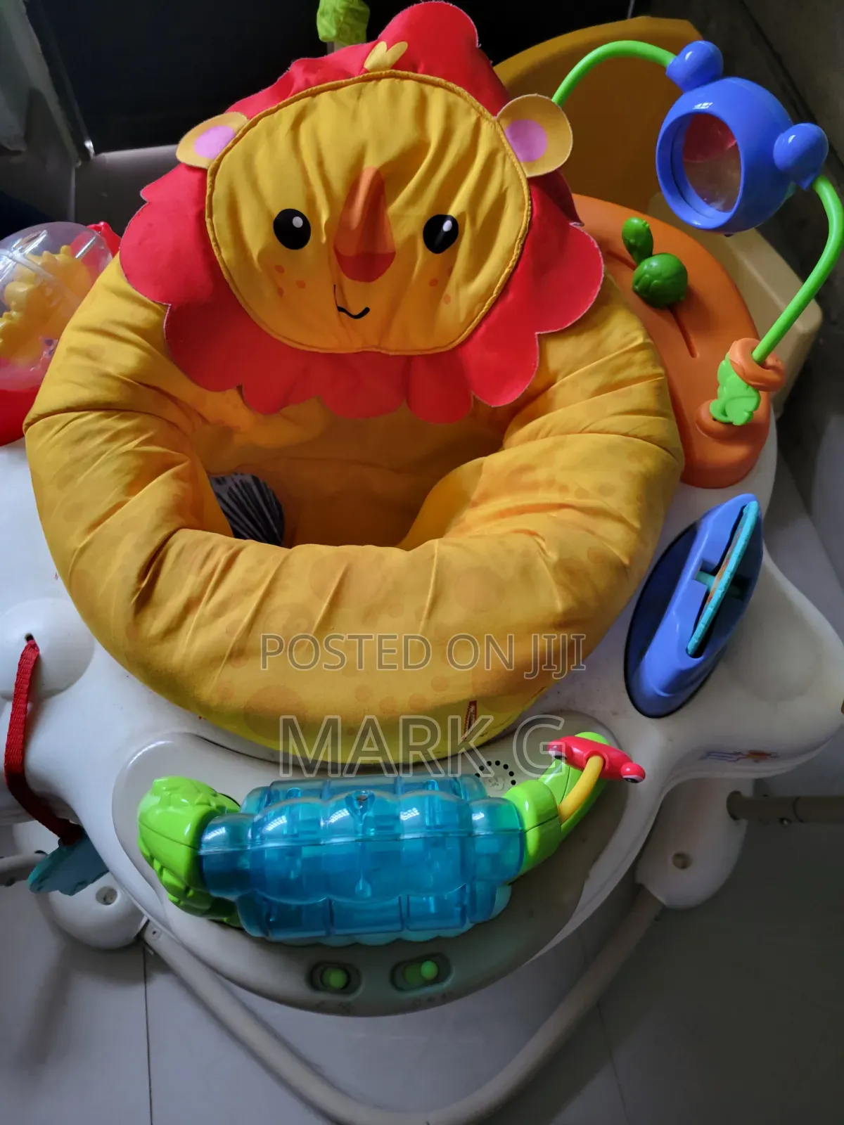 Adjustable Baby Swing 👶. Can Be Folded and Assembled