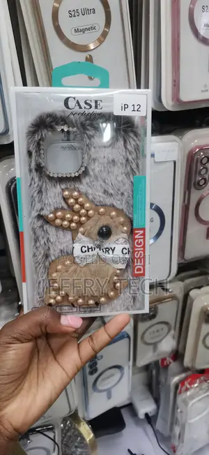 3D Pearl Rabbit Fluffy Plush Case Features a Soft Gray Faux