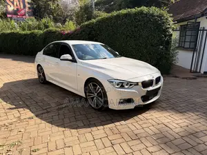 BMW 320i 2019 White