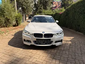 BMW 320i 2019 White