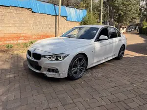 BMW 320i 2019 White