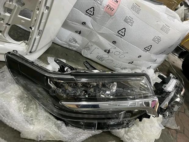 Alphard New Model Headlight - thumbnail 3