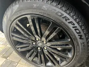 Land Rover Discovery 2020 Black