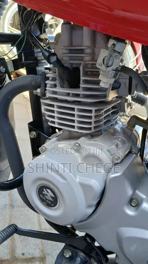 Bajaj Boxer 125 2026 Red