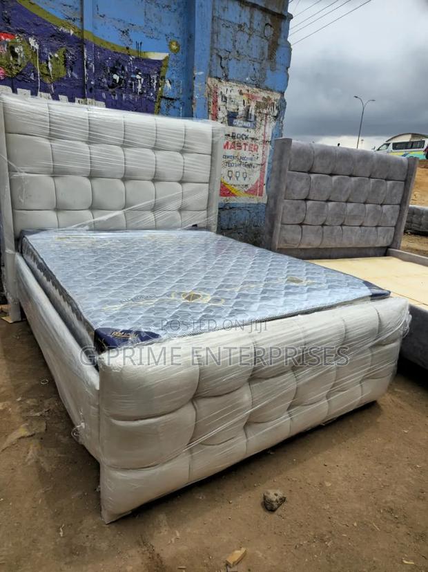 Cream White Modern Bed - thumbnail 2