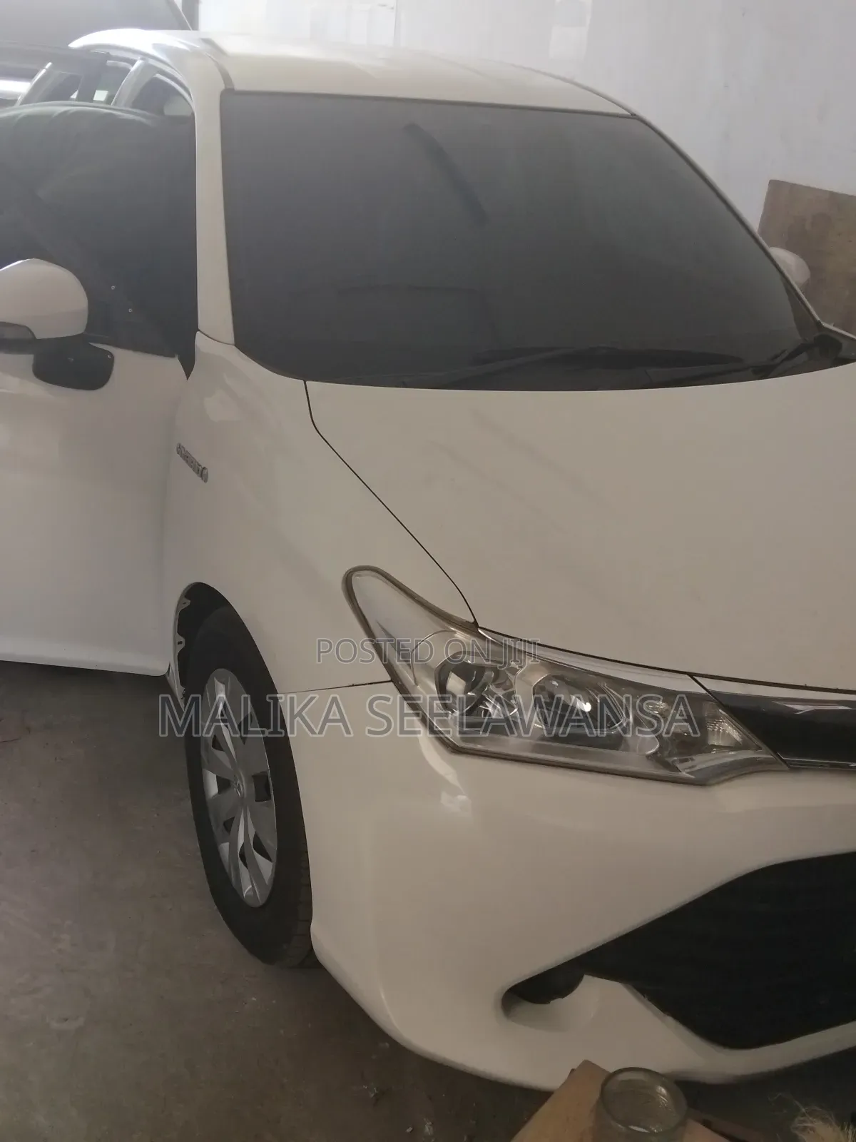 Toyota Axio 1.5 Hybrid 2WD 2016 White