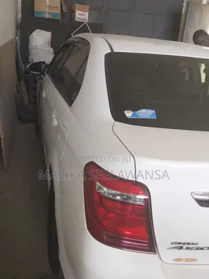 Toyota Axio 1.5 Hybrid 2WD 2016 White