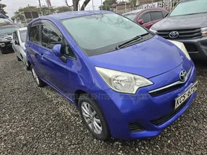 Toyota Ractis 1.5 FWD 2011 Blue