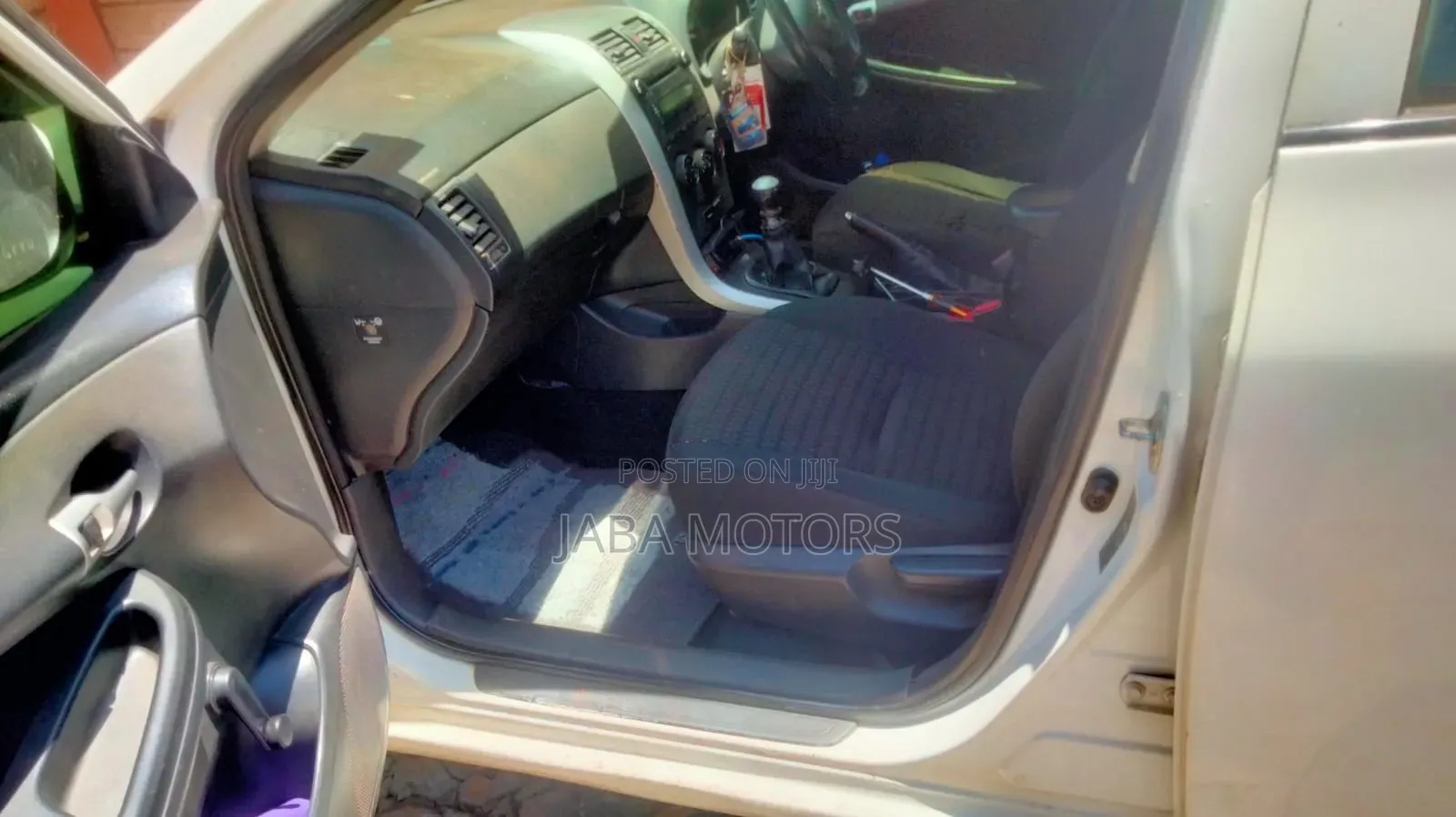 Toyota Corolla 2011 White