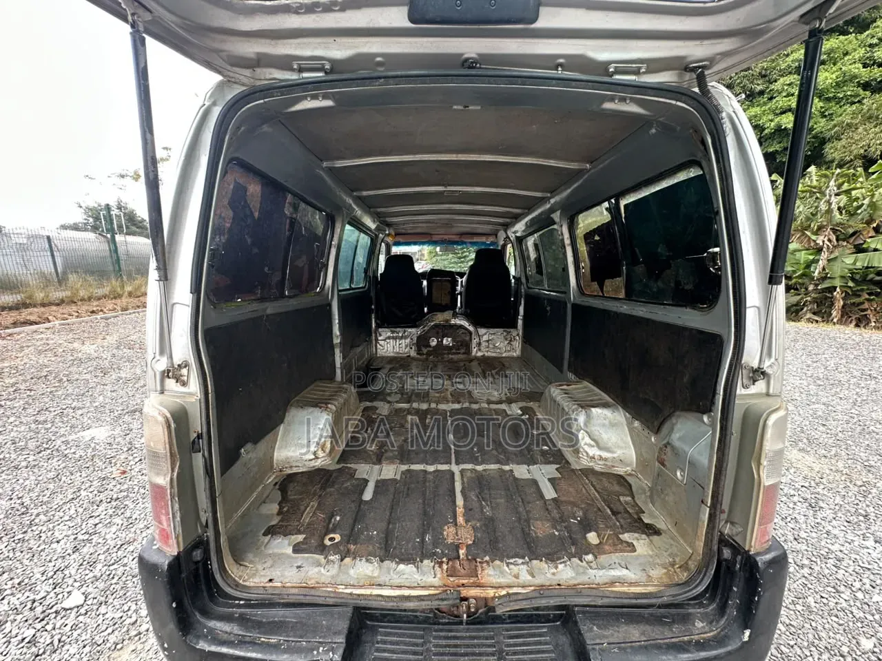 Nissan Caravan 2009 Silver