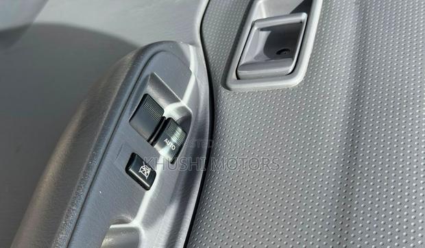 Mazda Bongo 2019 White - thumbnail 9