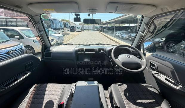 Mazda Bongo 2019 White - thumbnail 7
