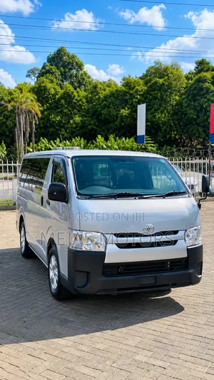 Toyota HiAce 2019 Silver