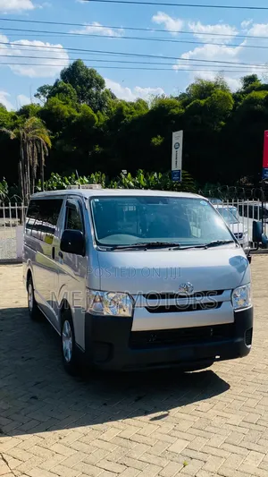 Toyota HiAce 2019 Silver