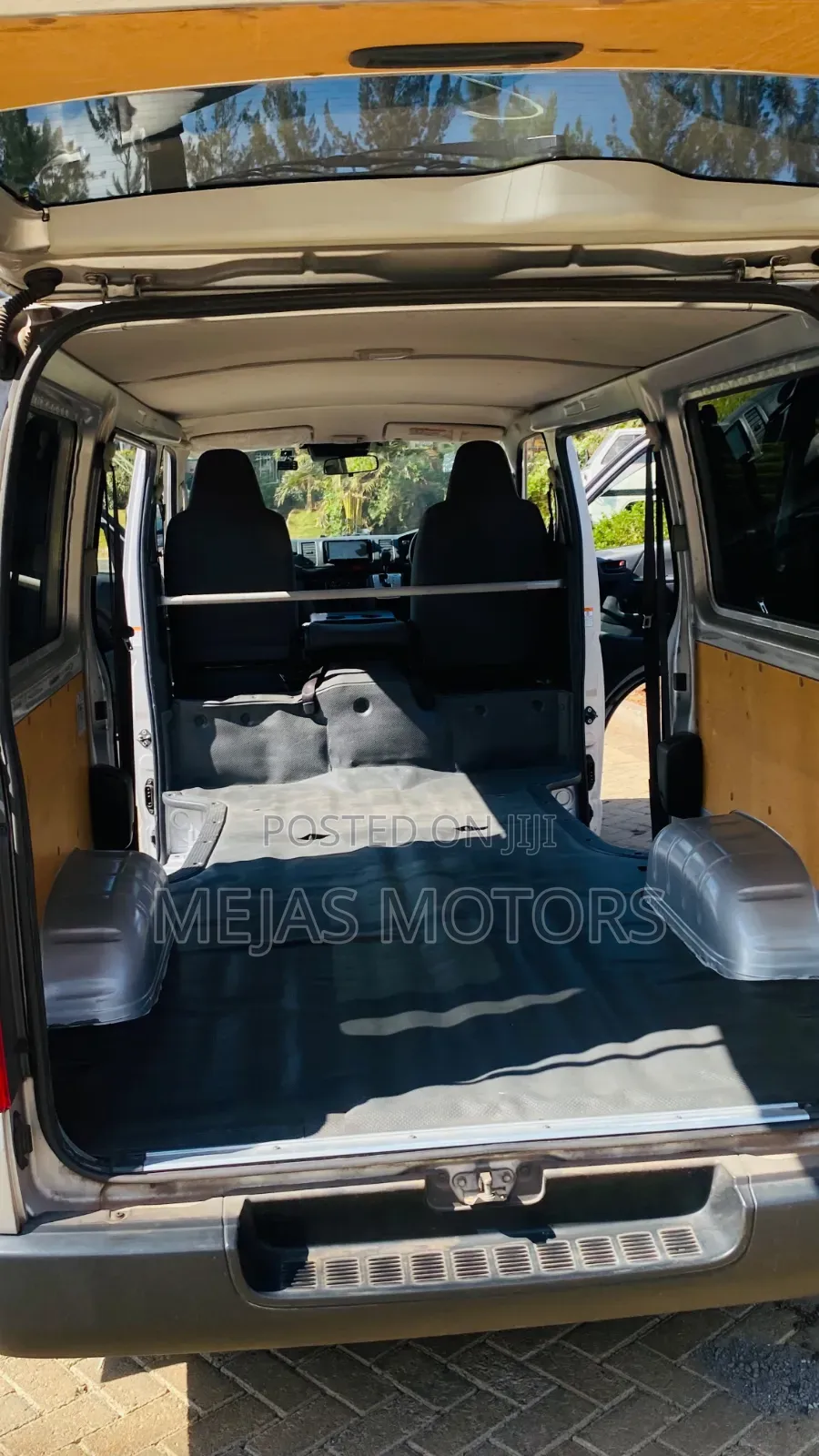 Toyota HiAce 2019 Silver