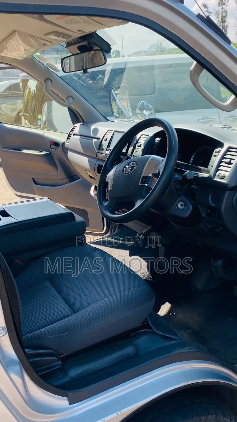 Toyota HiAce 2019 Silver