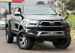Toyota Hilux Revo Double Cab Deisel 2.8 AWD 2019 Off white