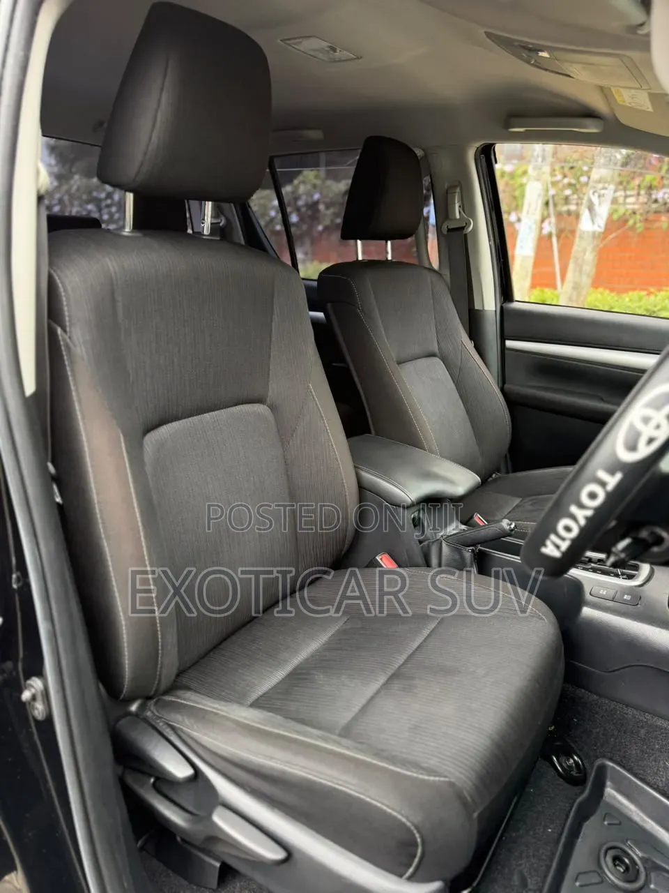 Toyota Hilux Revo Double Cab Deisel 2.8 AWD 2019 Off white