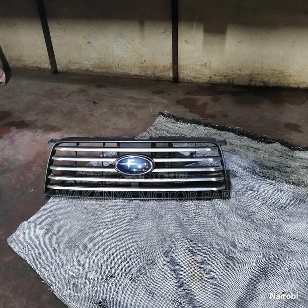 Subaru Forester SG9 Grille, Clean Ex Japan Motor Part - thumbnail 2
