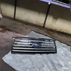 Subaru Forester SG9 Grille, Clean Ex Japan Motor Part