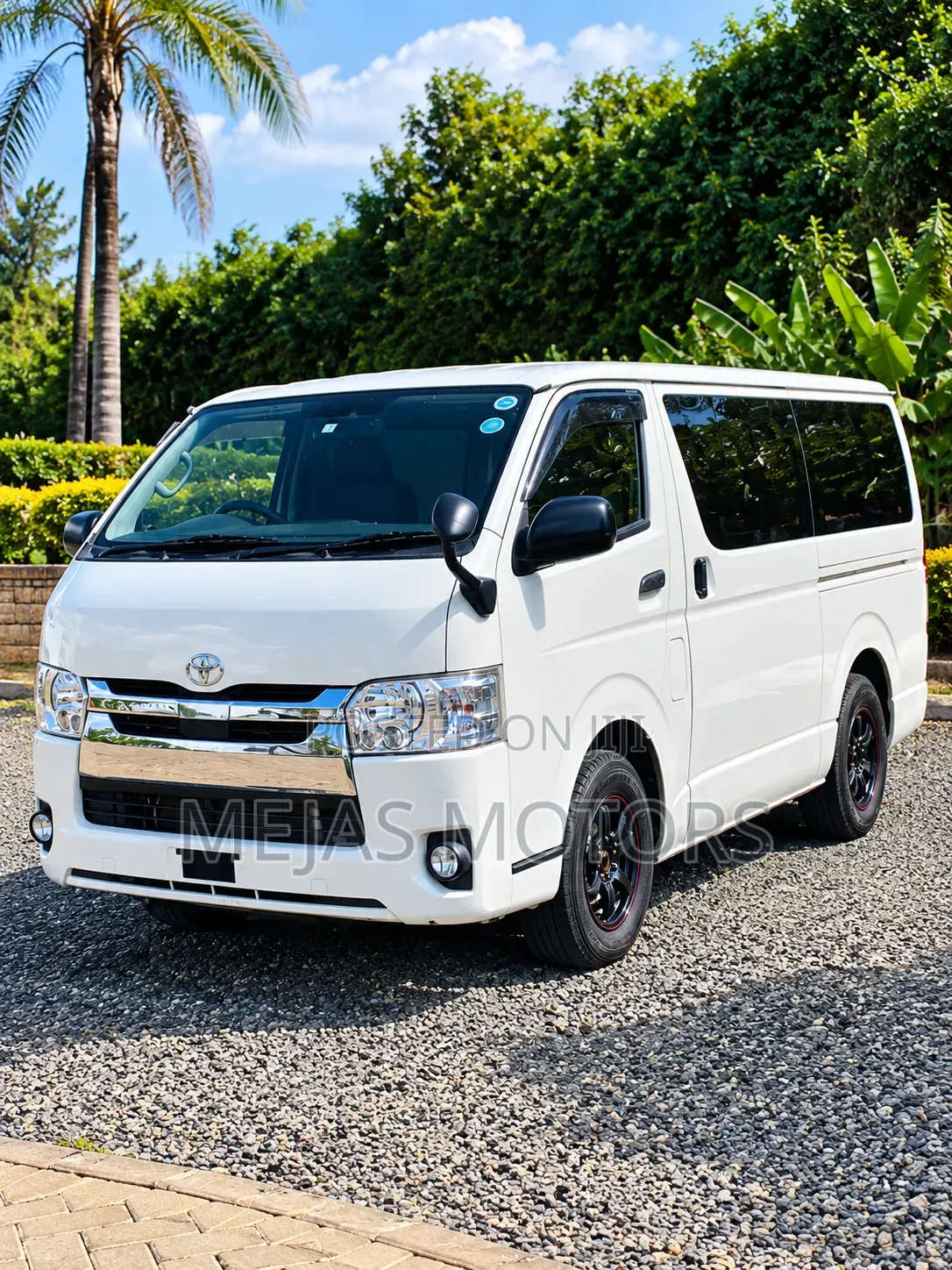 Toyota HiAce 2018 White