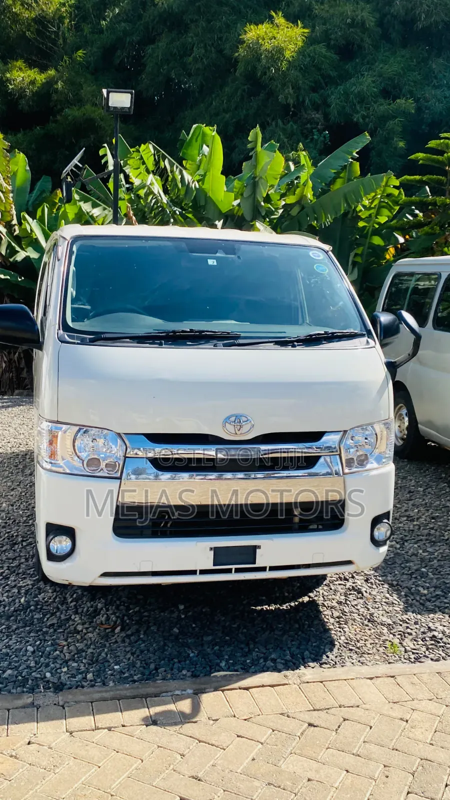 Toyota HiAce 2018 White