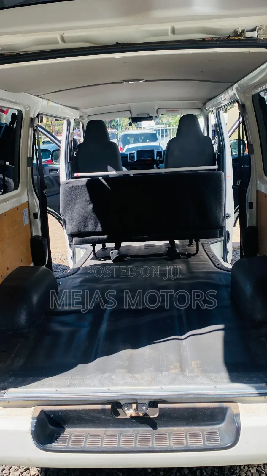 Toyota HiAce 2018 White
