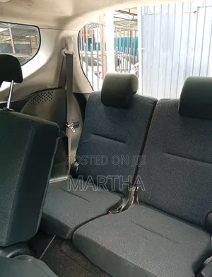 Toyota Sienta 2016 Silver