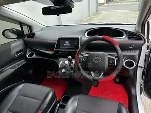 Toyota Sienta 1.5 FWD 2016 Silver