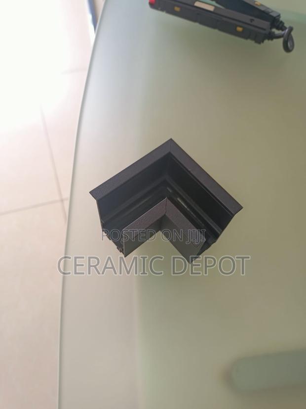 L Bracket -90° Track Lighting Corner Connector Cap - main view