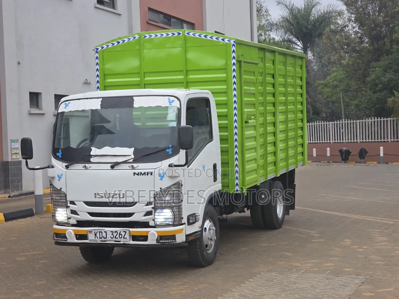Isuzu NMR 2022 White