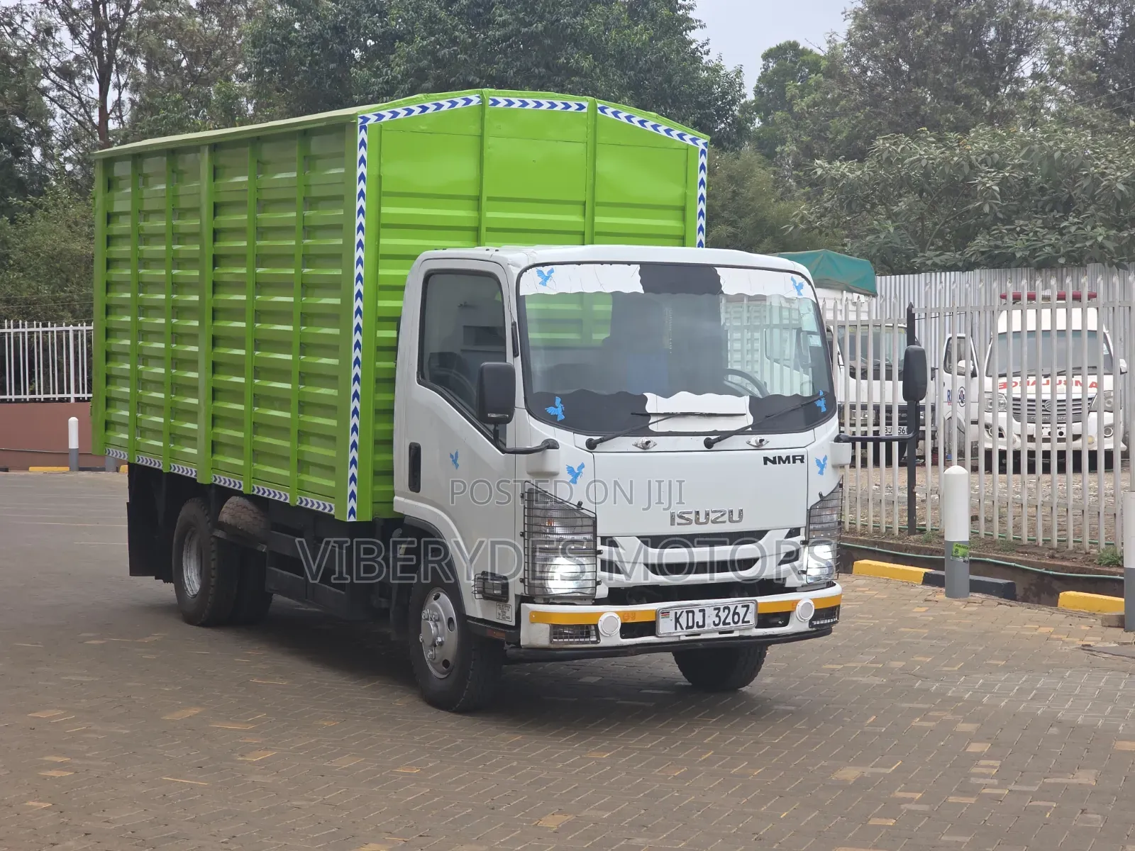 Isuzu NMR 2022 White