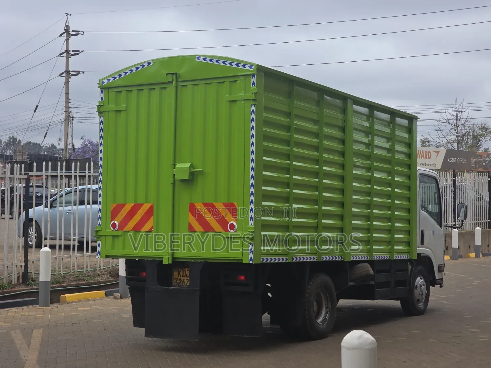Isuzu NMR 2022 White