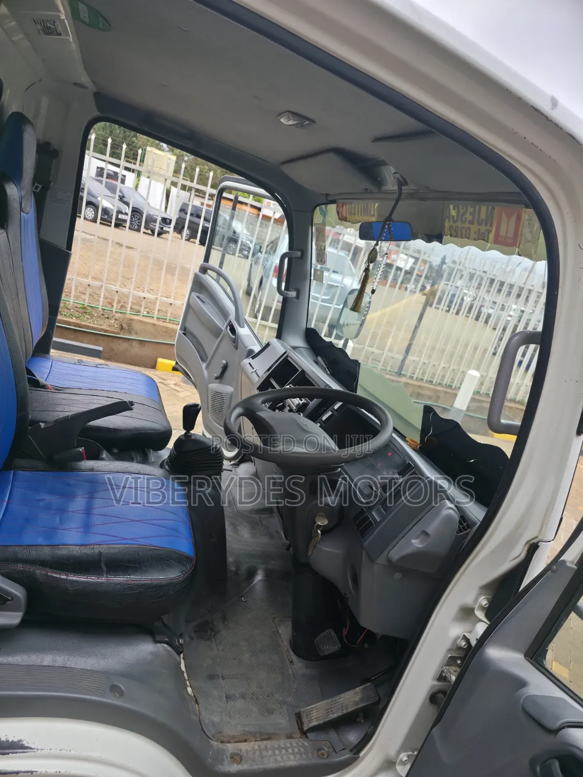 Isuzu NMR 2022 White