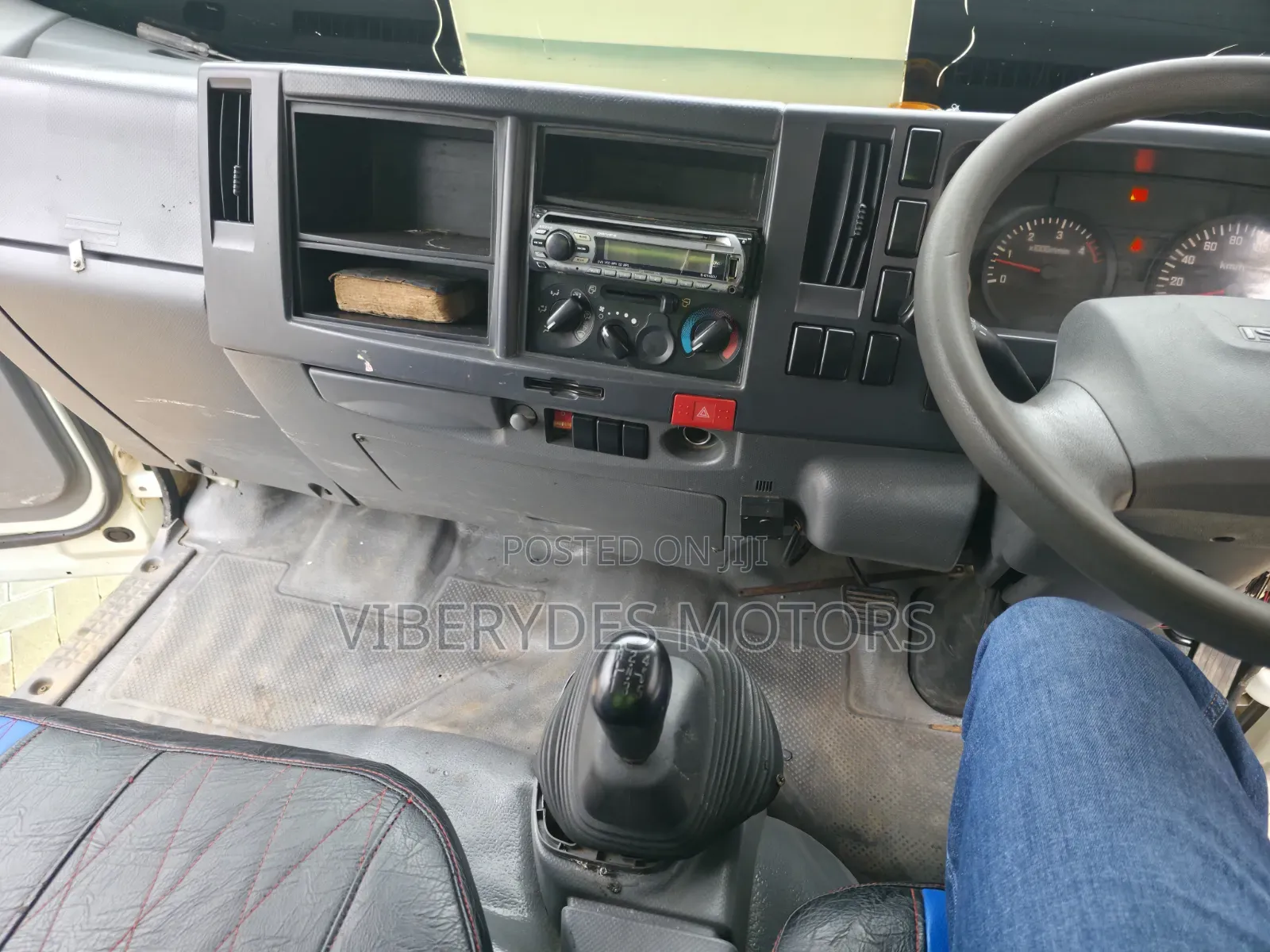 Isuzu NMR 2022 White