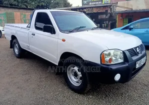 Nissan Hardbody 2009 White